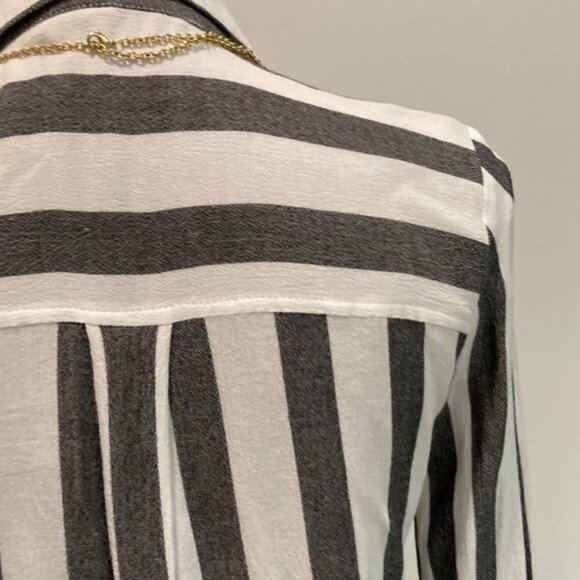 Bp White and Black Striped Button Down Long Sleeve Collared Shirt - Picture 11 of 13